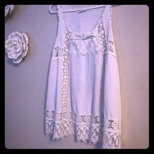 Lace white boat tank